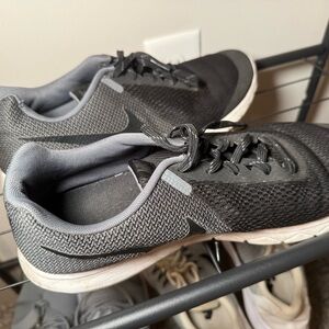 Nike Men's Black and Gray Sneakers